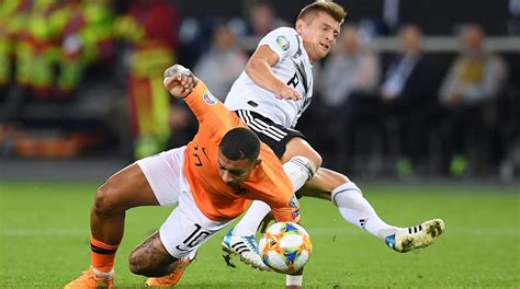Donyell malen (born 19 january 1999) is a dutch professional footballer who plays as a forward for eredivisie club psv eindhoven and the netherlands national team. Video: DFB-Team verliert gegen Niederlande :: DFB ...