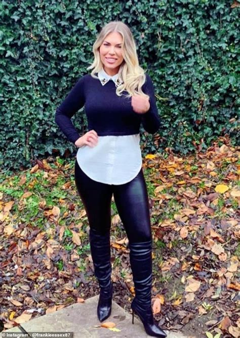 Frankie Essex Proudly Displays Her Curves As She Goes Braless