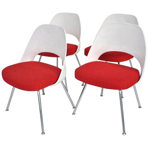 Set Of 4 Saarinen Side Chairs With Metal Legs Made In Usa By Knoll At