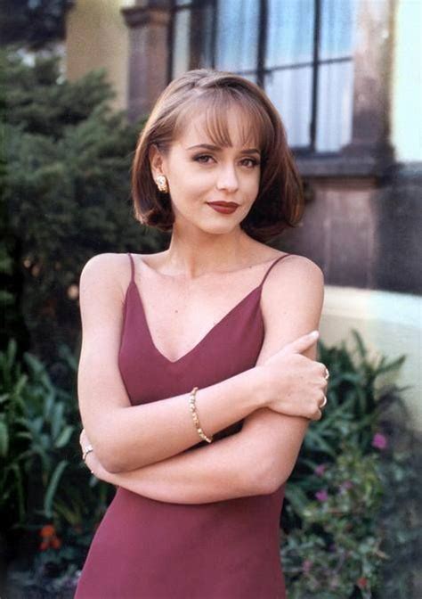Foto de gabriela spanic cuando era joven. Gabriela Spanic | Atrizes, Cabelo, Atriz mexicana