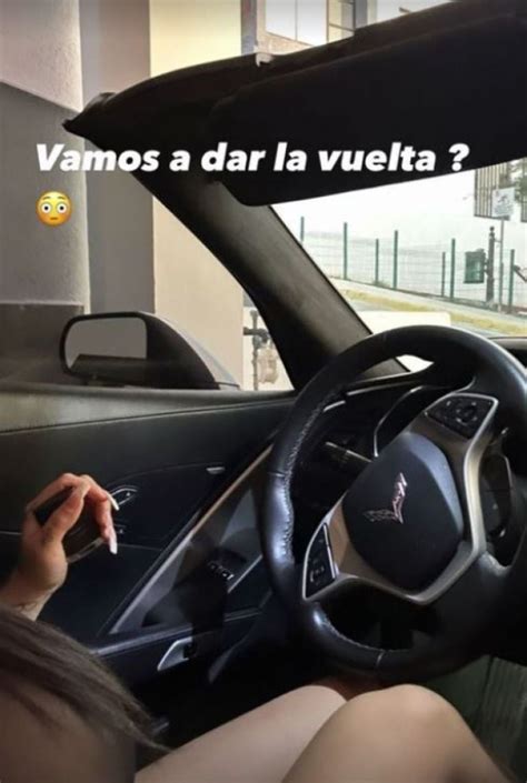 Karely Ruiz Sale A Pasear Por Las Calles En Lencería En Su Corvette