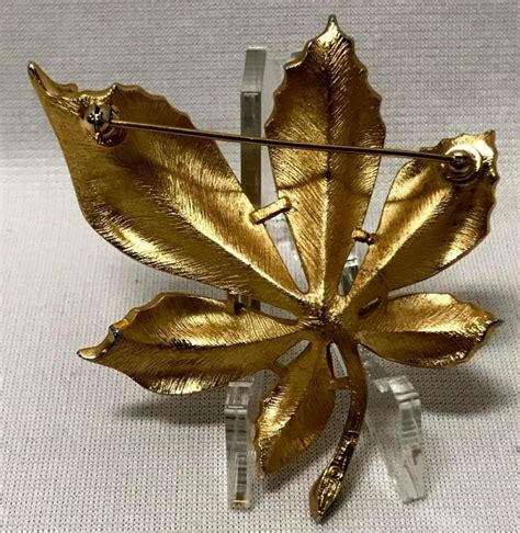 Lot Vintage Signed Trifari Gold Tone Folded Leaf Brooch