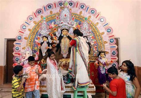Durga Puja 2017 Take A Look At These Beautiful Bonedi Barir Pujo In