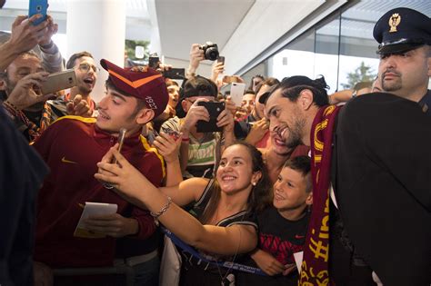 Mercato Roma: ecco Javier Pastore | Foto - Sportmediaset