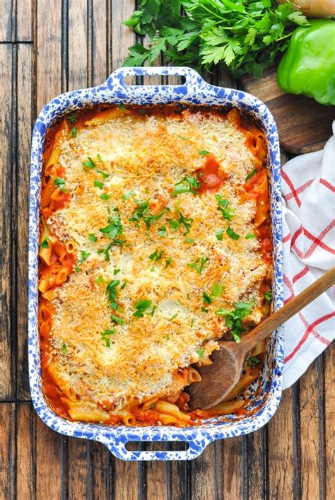 This baked chicken parmesan pasta casserole is incredibly quick and cheap to make with just a few ingredients: Pin on Food