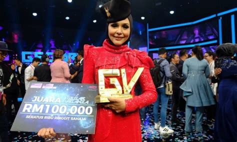 The fusion of music instrumental was mixed together with the gegar vaganza crown, as a singing competition. Noryn Aziz Juara Gegar Vaganza 2018 ~ Miss BaNu StoRy