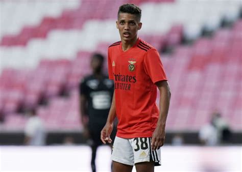 May 29, 2021 · pedrinho está vinculado ao benfica até 2025, com cláusula de rescisão de €120 milhões. Ainda sem pagar, Benfica dá novo prazo ao Corinthians por ...
