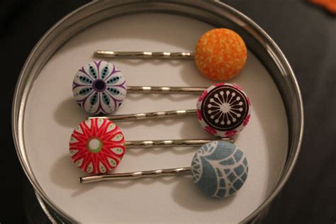 Fabric Covered Button Bobby Pins Love them! | Fabric covered button