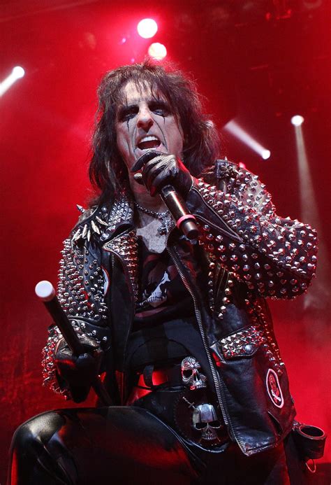 He moved to phoenix, arizona, at a young age and still lives in the. Alice Cooper - Alice Cooper Photos - Alice Cooper Live In ...