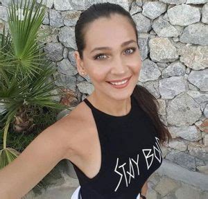 Ali ronay, 1982 yılında azerbaycan'ın bakü şehrinde dünyaya gelmiştir. Gülsim Ali Kimdir Kaç Yaşında Biyografisi Hayatı Vikipedi