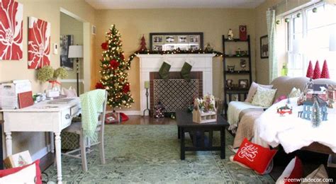 After yesterday's christmas living room decorating ideas post you are probably wondering just how i think i'm going to work red into that color scheme…am i right? Green With Decor - Decorating the living room for ...