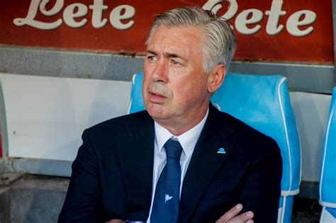 Carlo ancelotti ist ein ehemaliger fußballspieler aus włochy, (* 10 cze 1959 in reggiolo, włochy). SSC Neapel: Jetzt also doch! Carlo Ancelotti verordnet ...