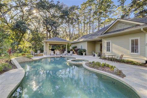 Dive Into Bliss Experience The Ultimate Getaway At A Florida Airbnb With A Pool