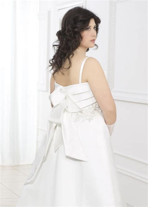 Taglie forte vestiti taglie comode giovanili. Abiti da Sposa Taglie Forti | Abiti da sposa, Abiti, Sposa
