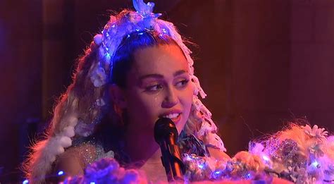 Miley Cyrus Hosts Snl Cries During Performance Recap