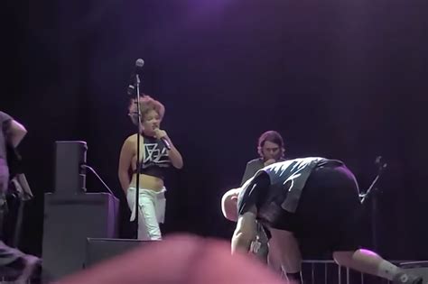 Disgusting Brass Against Female Rocker Urinated On A Male Fan