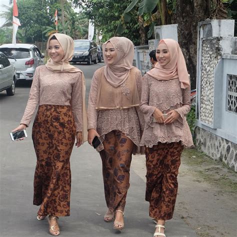 Model Kebaya Brokat Bawahan Batik Model Rok Kebaya Model Kebaya Muslim