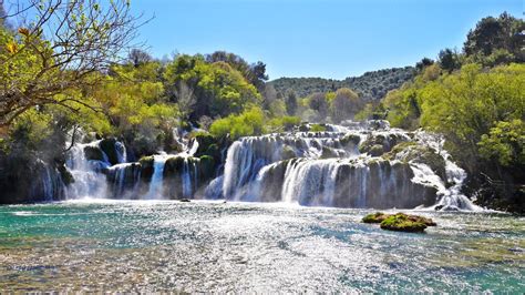 Anketiranje posjetitelja nacionalnog parka krka. Krka Waterfalls in Krka National Park, Croatia, Nacionalni ...