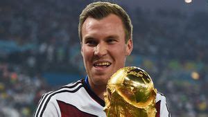 Schlag den star (kurz sds) ist eine spielshow bei prosieben, die von raab tv und brainpool produziert wird. "Schlag den Star": Pascal Hens fordert Kevin Großkreutz ...