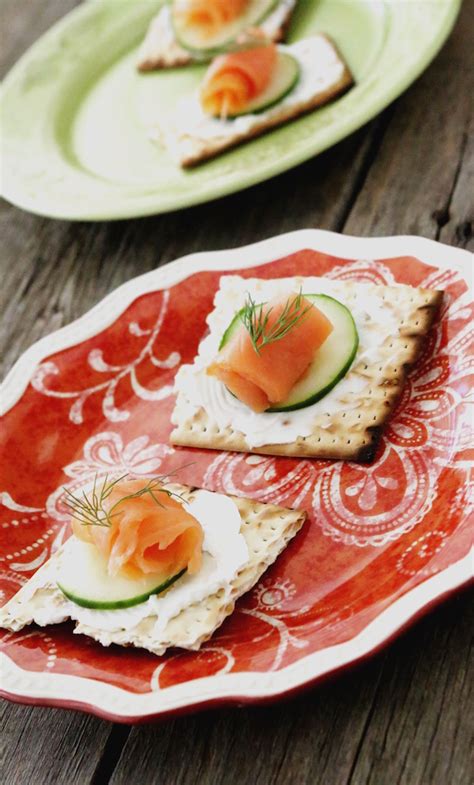 Using sustainable salmon, gluten free matzoh and a bit of ginger, this dish is transformed! Passover Smoked Salmon Bites - ingredientsinc.net