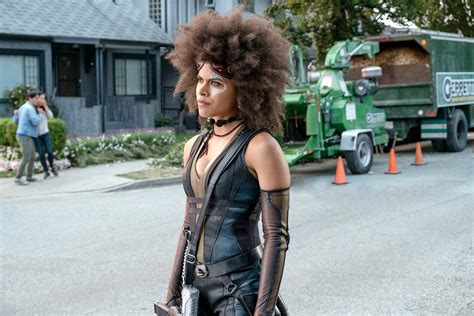 Zazie Beetzs Domino Is The Best Thing About Deadpool 2 Vanity Fair