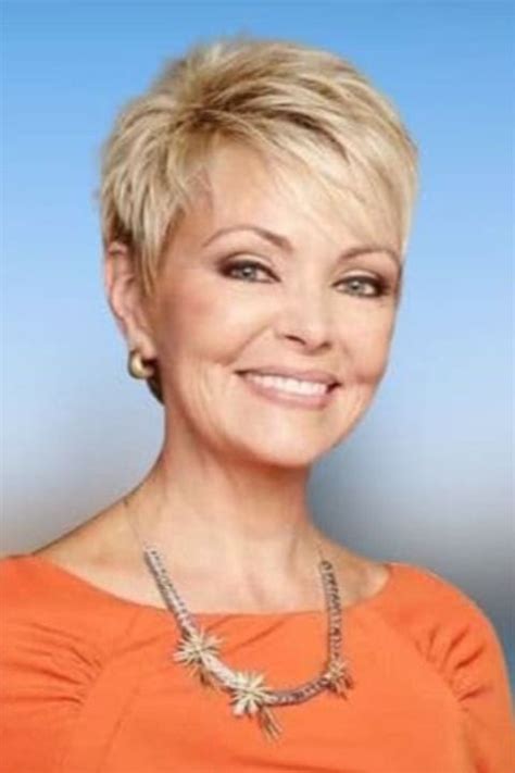 14 impressive pixie hairstyles for 50 year old woman