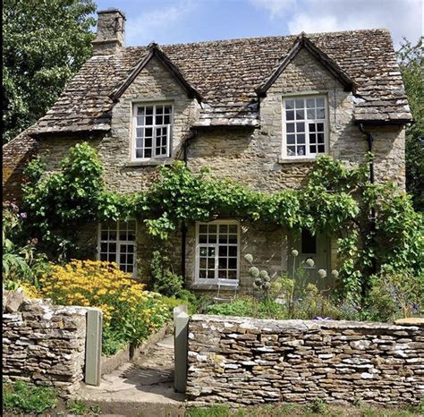Charming Stone Cottage With Beautiful Garden