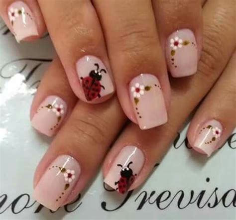 Como puedes ver más arriba, en la imágenes de uñas pintadas que te mostramos, existen muchas formas de tener unas uñas bonitas. Pin de Xiomara Sosa en Nail art love | Manicura de uñas ...