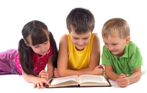 Mendekatkan Anak Pada Bahan Bacaan Yang Menarik