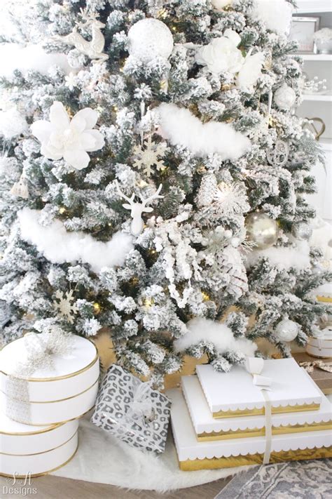 Winter Wonderland Flocked Christmas Tree And Mantel Summer Adams