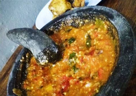 Anda sedang mencari harga menu ayam geprek bensu terbaru? Geprek Bensu Lamongan - Geprek Bensu Lamongan Photos ...