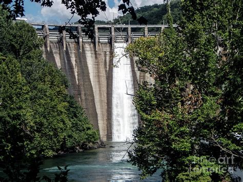 Cheoah Dam On The Little Tennessee River Photograph By David