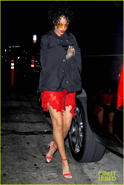 rihanna is without a doubt the biggest world cup fan there is photo 3149905 rihanna photos