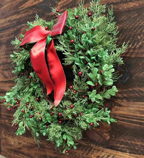 Beautiful And Modern Artificial Christmas Wreaths Live Enhanced