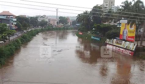 Pamba dam shutters closed, 2 casualties in kottayam. Kerala: Heavy rain forecast till Tuesday, Pamba river ...