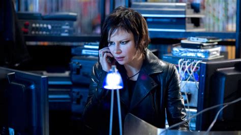 Four years after the events of day 8, jack bauer remains a federal fugitive. Mary Lynn Rajskub on Chloe's Darker Side in '24: Live ...