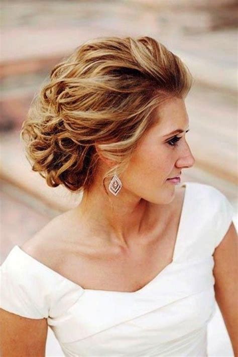 Cool Wedding Hairstyles For Older Women Woth Medium Length Hair