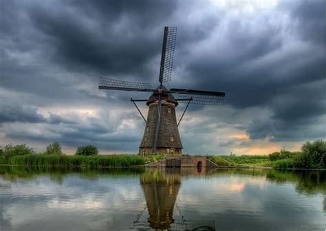 Amazing Photography 10 Picturesque Windmills