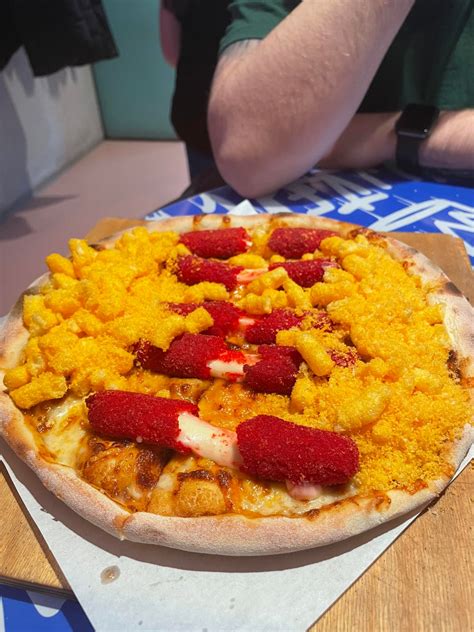 My Friend Went To Poland This Was The Pizza He Ordered R Pizzacrimes