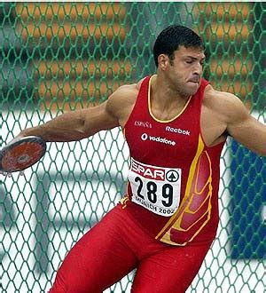 El lanzamiento se hace desde un circulo de 2,135 m de diámetro interior. Educación Física en la Red: Atletismo: En verano, pruebas ...