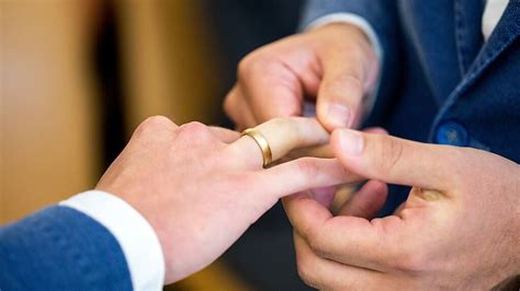 Gleichgeschlechtliche Ehe Malta Führt Die Ehe Für Alle Ein Blick