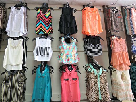 The Santee Alley Women S Clothing Store Forever Fashion Opens In
