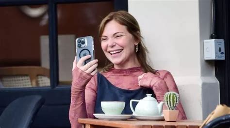 Samantha Womack In Great Spirits As She Enjoys Day Out Months After Cancer All Clear Mirror Online