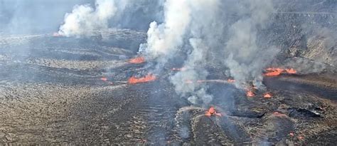 Kilauea Volcano Erupts In Hawaii Officials Urge Residents To Stay