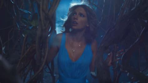 Watch Taylor Swift S Out Of The Woods Music Video