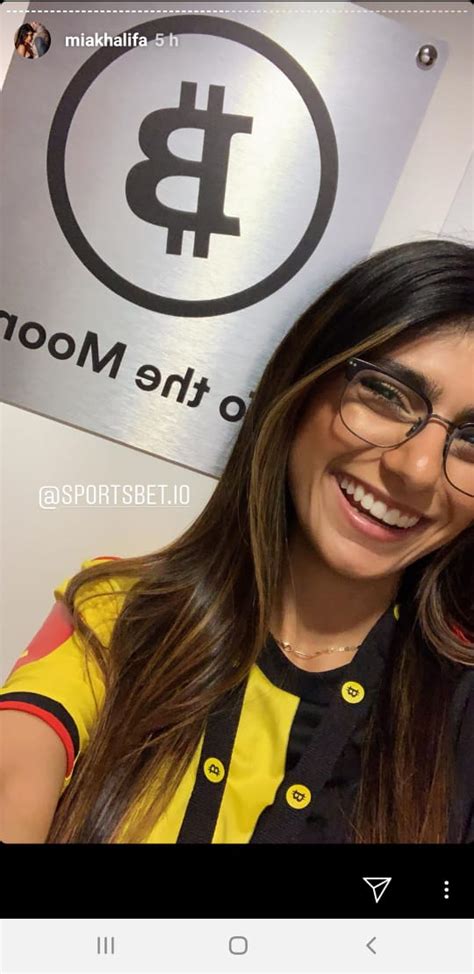 Ex Atriz Pornô Mia Khalifa Adota Bitcoin Em Camarote De Site De