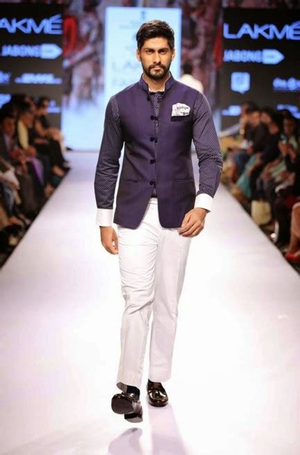 Find out what to wear to a summer wedding as a guest. Indian Wedding Guest Outfits for Men | Kurtas, Designer Suits