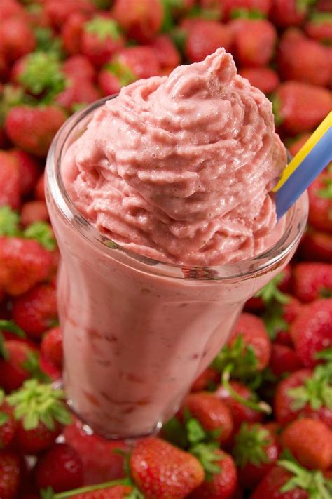 These ten 1000 calorie smoothie recipes are a powerful addition to a high calorie muscle building diet. Low Calorie Strawberry Smoothie | Food, Food drink, Low ...