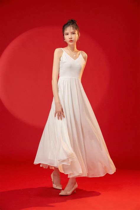 Fluer Maxi Dress In White Shopperboard