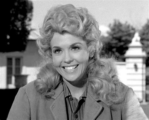 Donna Douglas Dies Elly May Clampett Of Beverly Hillbillies Was 81